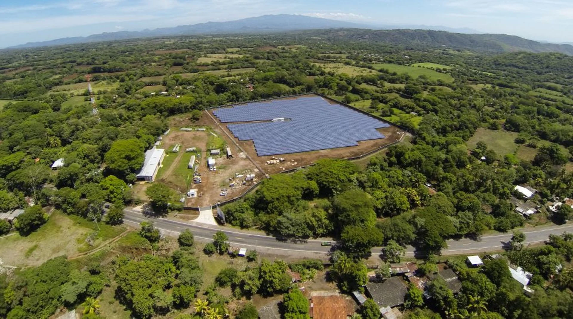 ISOTRON completa el primer proyecto del Grupo ISASTUR en El Salvador