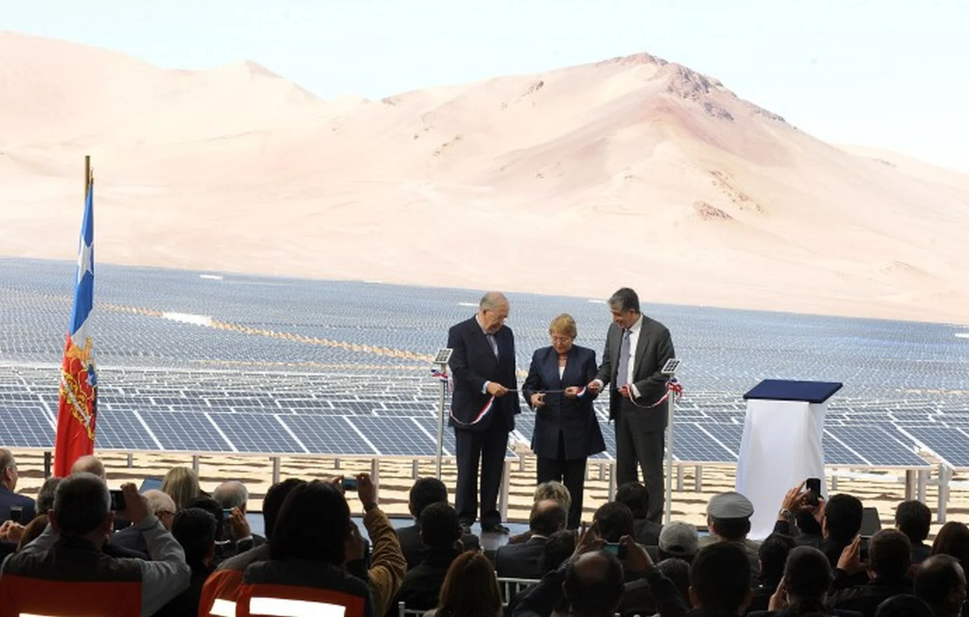 Inaugurada en Chile una de las mayores plantas fotovoltaicas del mundo con la participación del Grupo ISASTUR