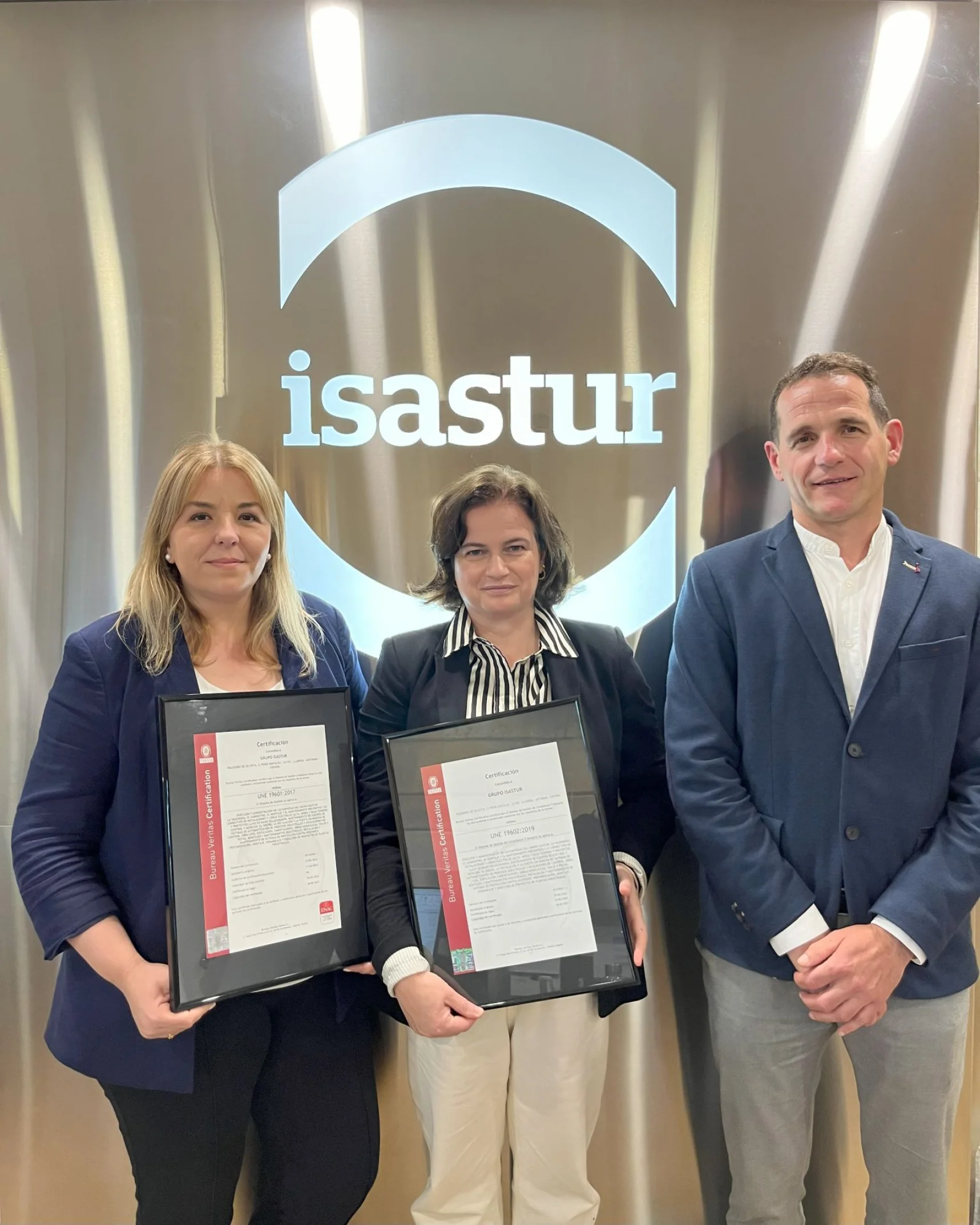 El grupo ISASTUR recibe las certificaciones de las normas UNE 19602:2019 y UNE 19601:2017, reflejo de nuestro compromiso con el cumplimiento fiscal y penal, respectivamente
