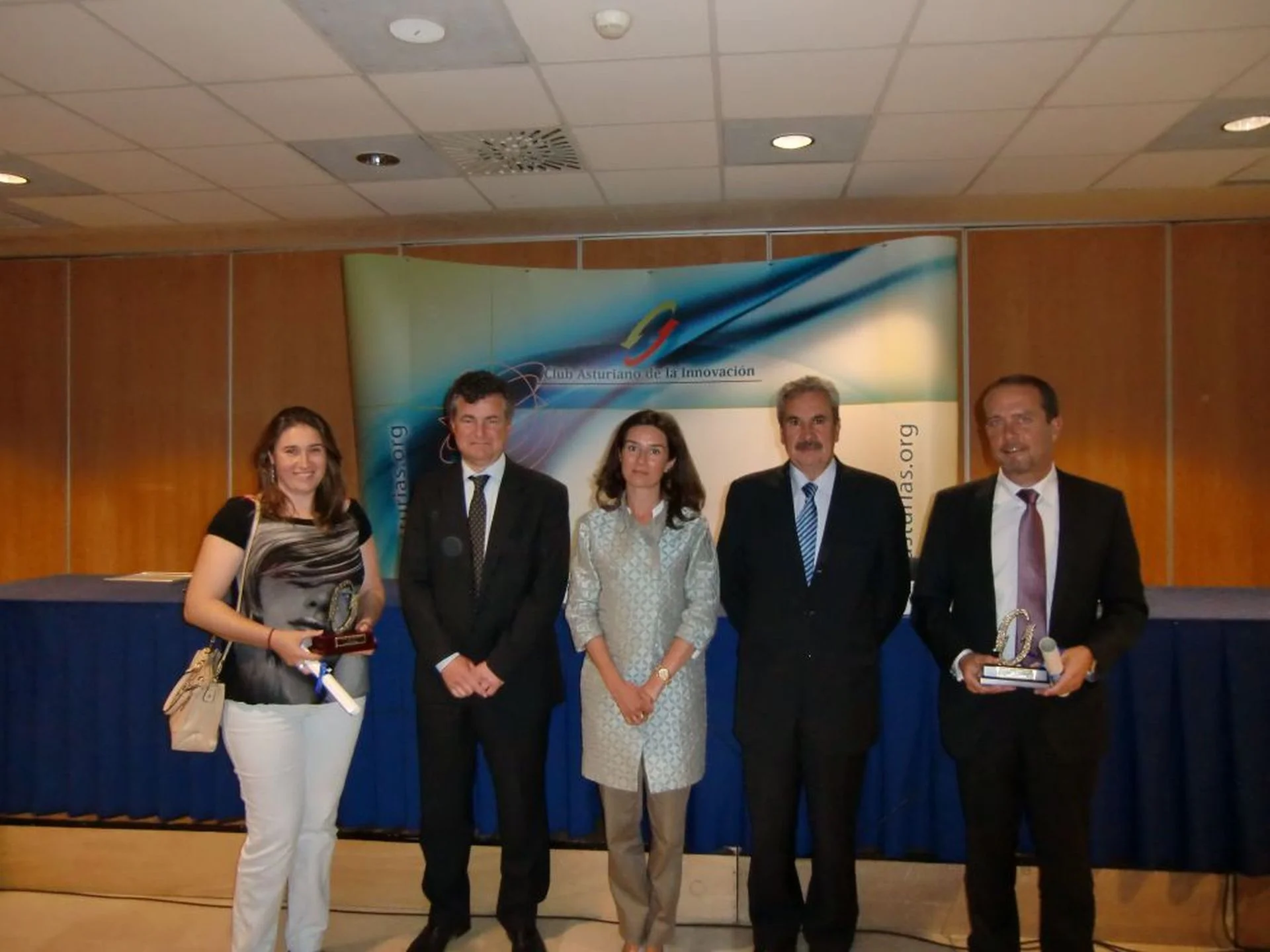 El Grupo ISASTUR recibió el Premio Socio Innovador 2014 del Club Asturiano de la Innovación por el proyecto de badén inteligente VIVADEN
