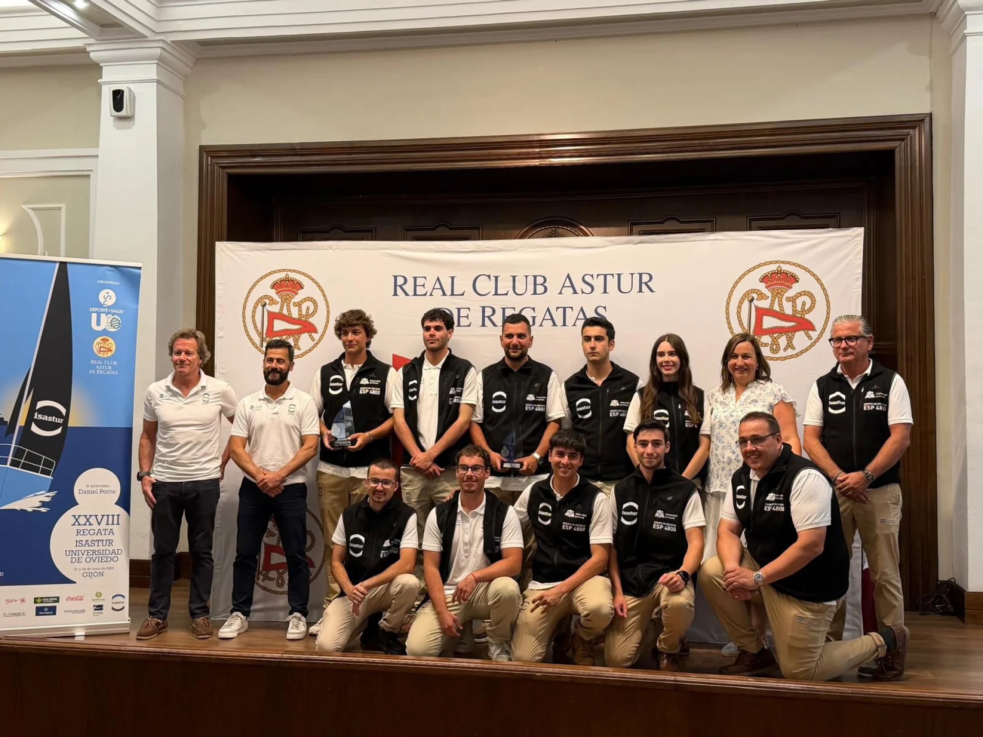 El 'Universidad de Oviedo-Grupo ISASTUR' mantiene su dominio en la clase II en la Regata ISASTUR-Universidad de Oviedo