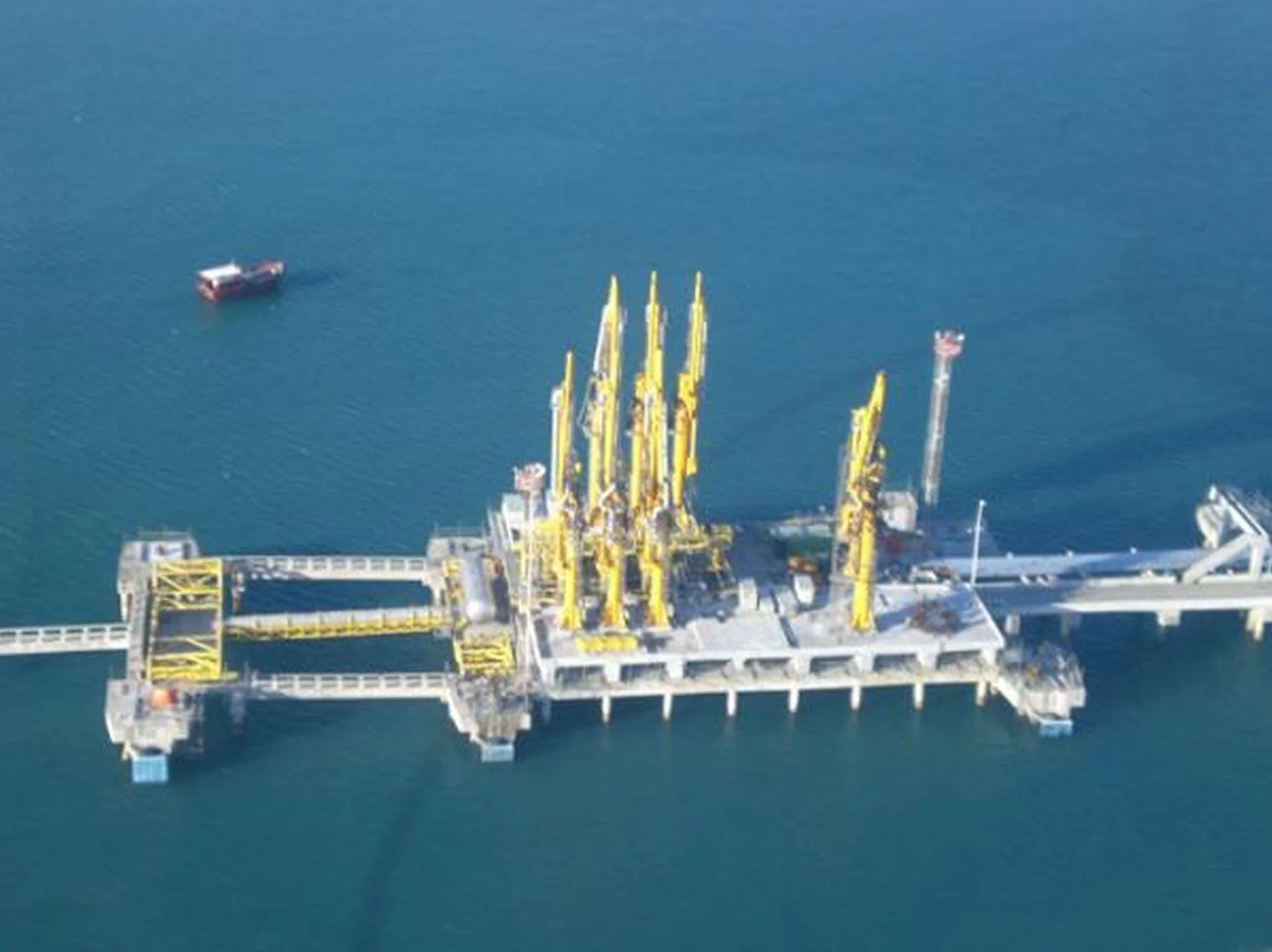 Terminales de transferencia de Gas Natural Licuado y emisión de GNC