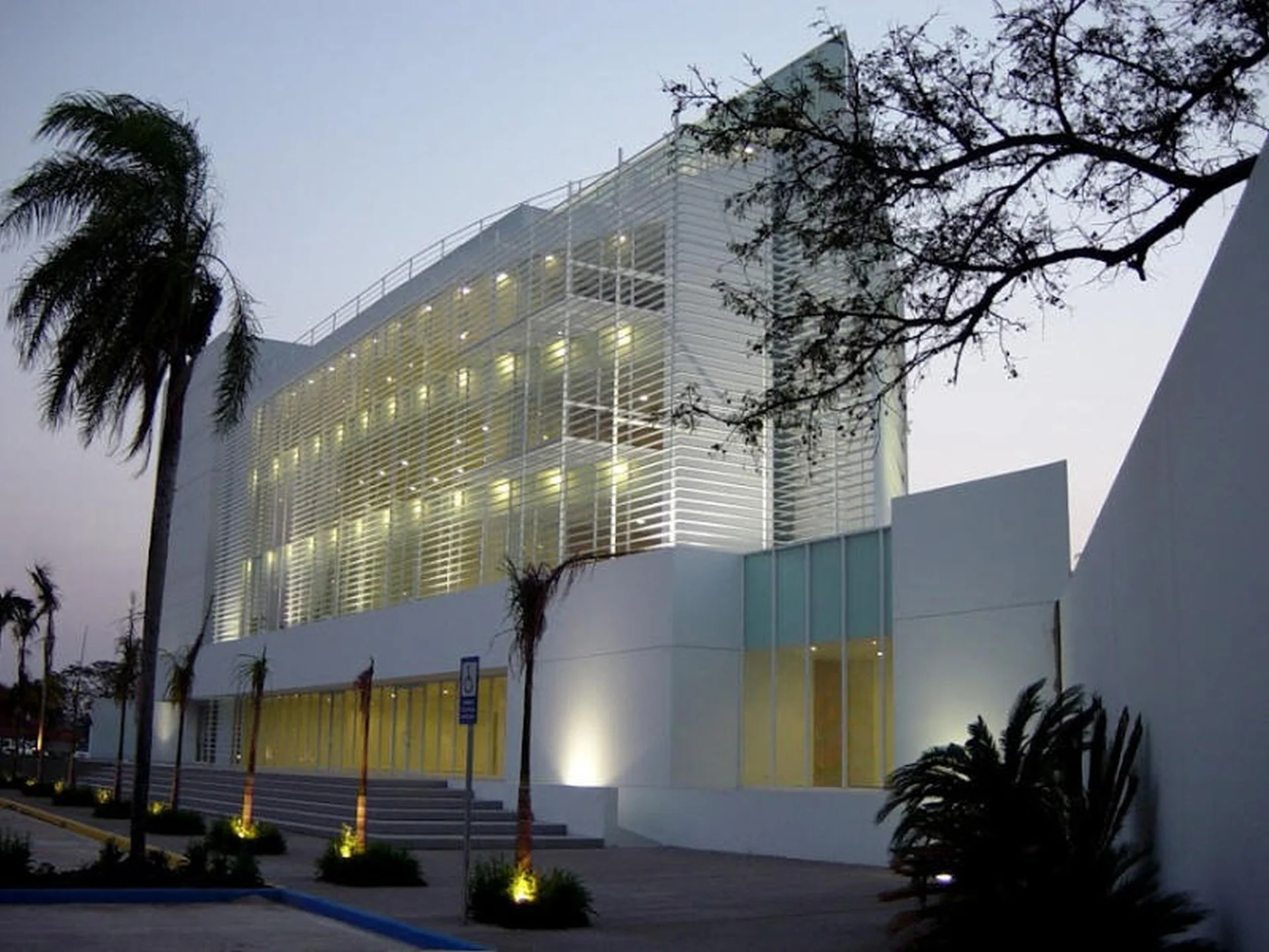 El Grupo ISASTUR abre oficinas en Bolivia