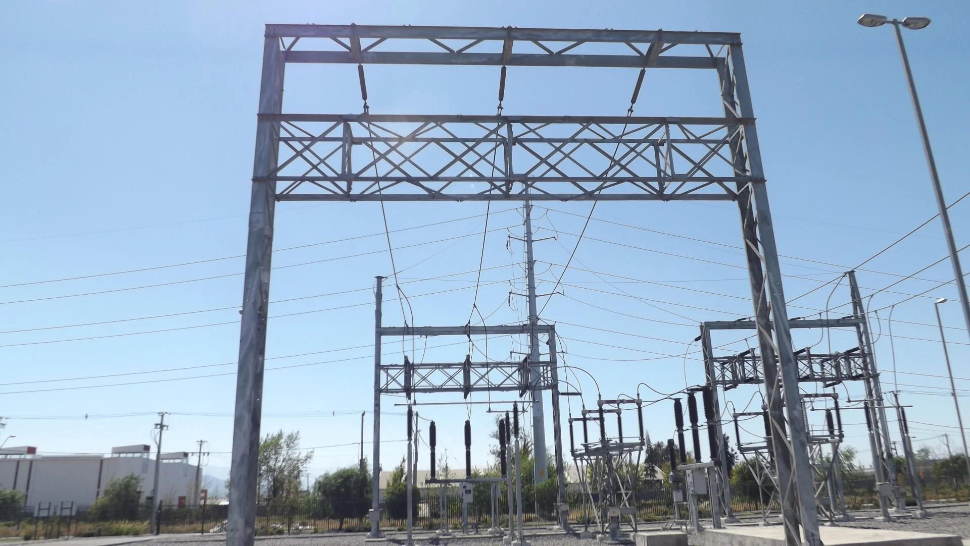 DOS SUBESTACIONES 220/23 kV PLANTA SOLAR 100 MW LLANO DE LLAMPO
