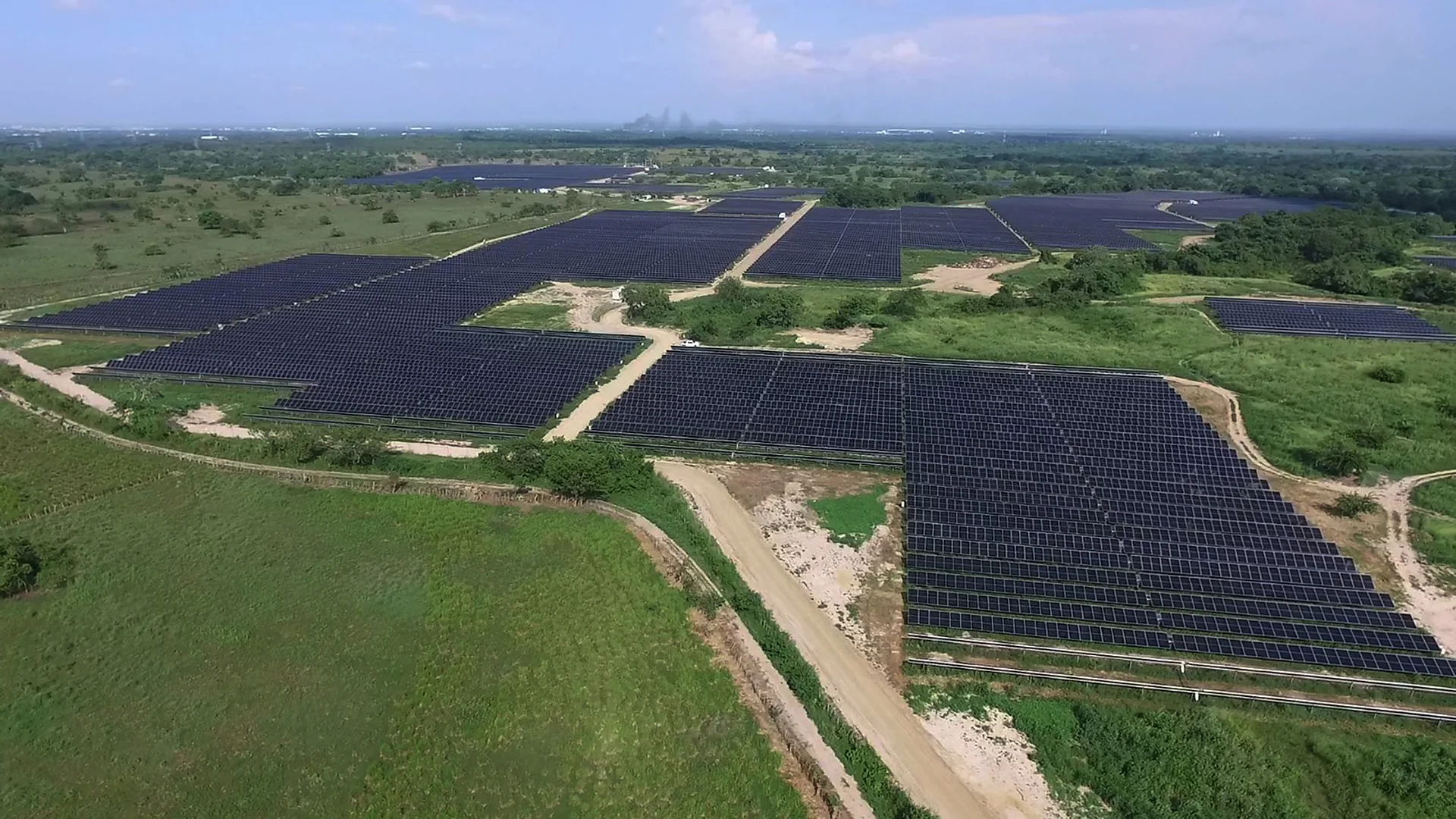 Planta solar fotovoltaica Caracolí 56 MWp