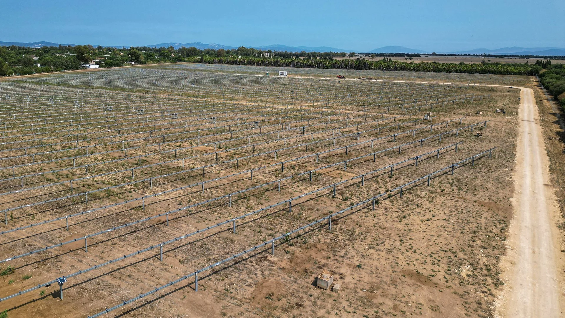 Plantas fotovoltaicas Basir, Navuelos y Señora de la Oliva